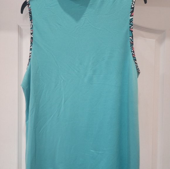 -NWT Emerald 18 Women's Golf Top Sleeveless Split V-Neck UPF 50+ Aqua Blue - Picture 8 of 8